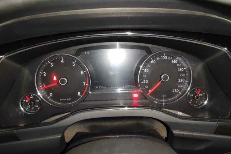 Used Volkswagen Phideon 2018 Revised Version 380TSI Two-Wheel Drive Business Edition Instrument Cluster