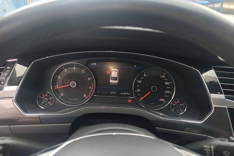 Used Volkswagen Phideon 2018 Revised Version 380TSI Two-Wheel Drive Business Edition Instrument Cluster