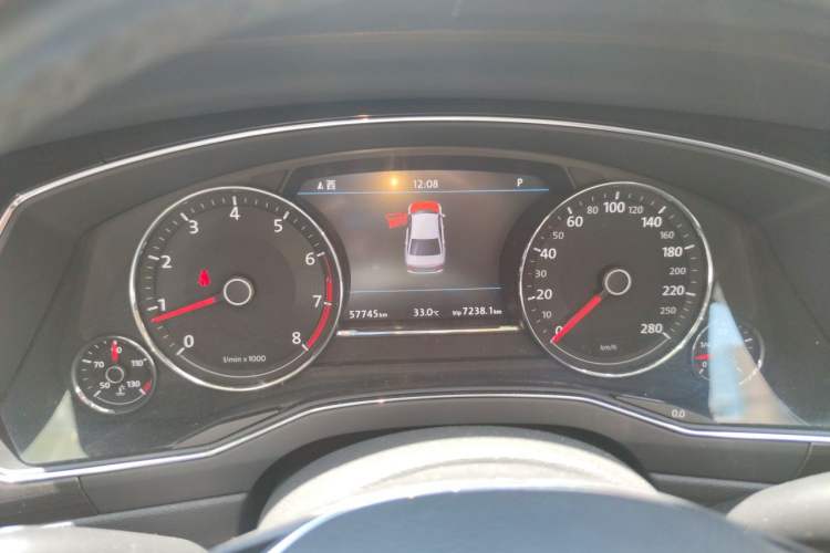 Used Volkswagen Phideon 2018 Revised Version 380TSI Two-Wheel Drive Business Edition Instrument Cluster