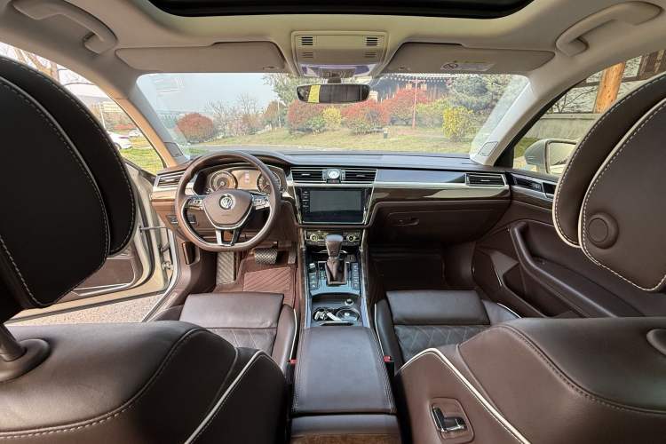 Used Volkswagen Phideon 2018 Revised Version 480 V6 Four-Wheel Drive Flagship Edition Interior 1