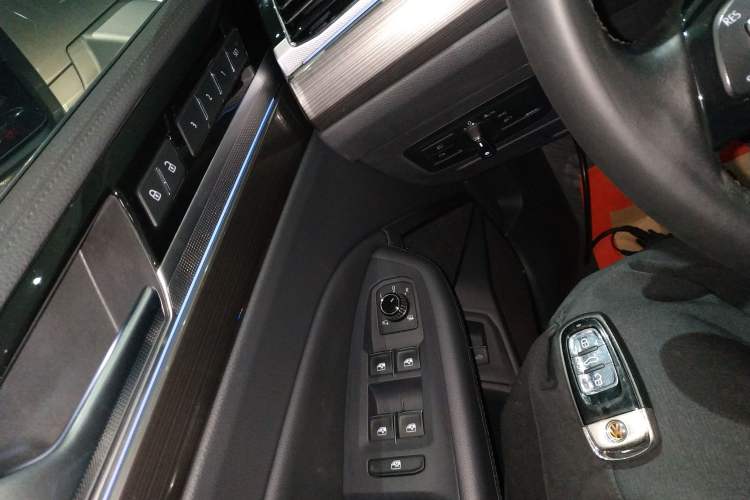 Used Volkswagen Phideon 2018 Revised Version 380TSI Two-Wheel Drive Business Edition Interior 1