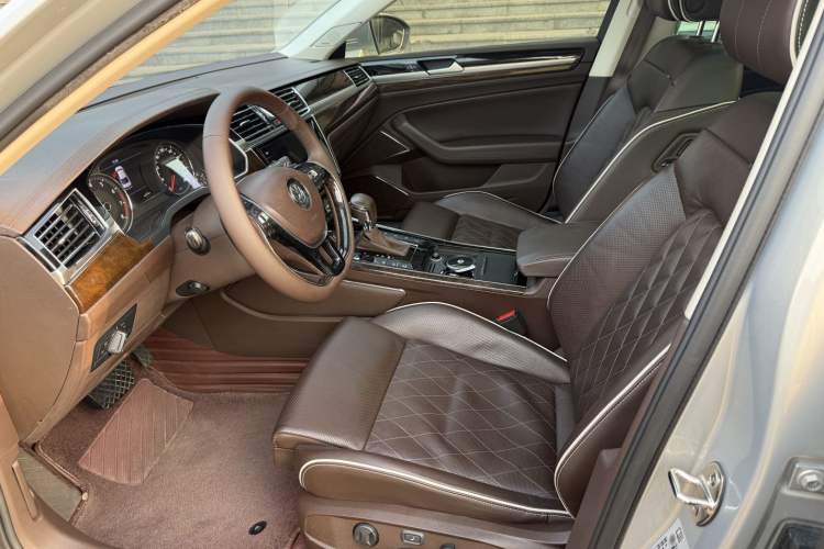 Used Volkswagen Phideon 2018 Revised Version 480 V6 Four-Wheel Drive Flagship Edition Interior 2