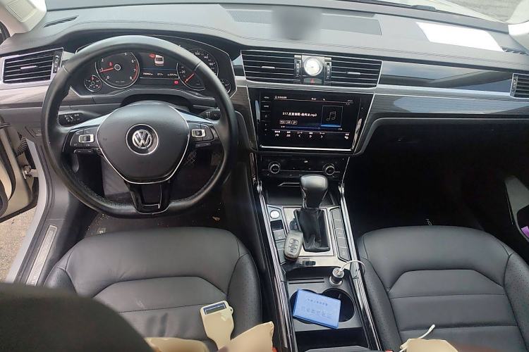 Used Volkswagen Phideon 2018 Revised Version 380TSI Two-Wheel Drive Business Edition Interior 2
