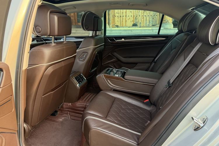 Used Volkswagen Phideon 2018 Revised Version 480 V6 Four-Wheel Drive Flagship Edition Interior 3