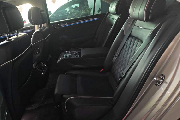 Used Volkswagen Phideon 2018 Revised Version 480 V6 Four-Wheel Drive Luxury Flagship Edition Interior 4