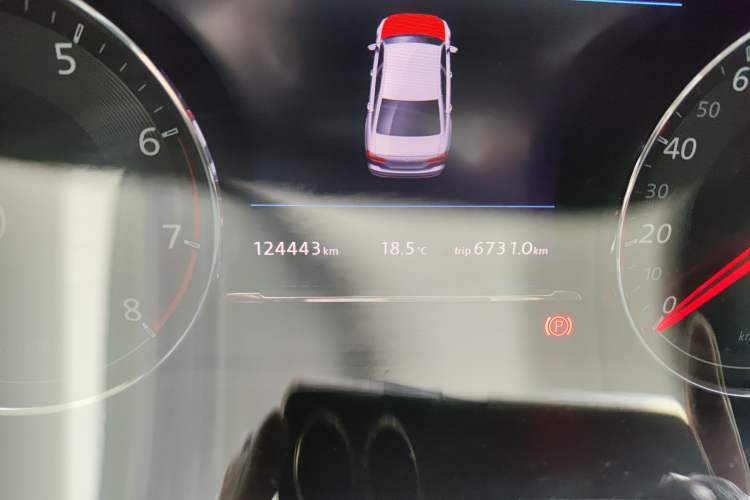 Used Volkswagen Phideon 2018 Revised Version 380TSI Two-Wheel Drive Business Edition Odometer Close Up
