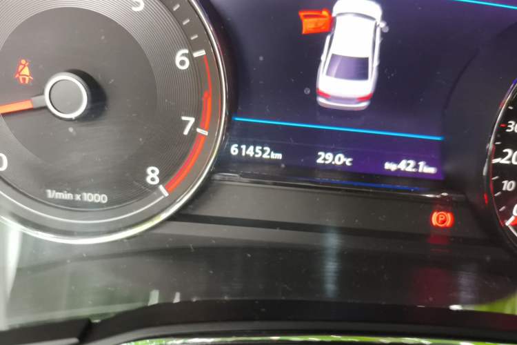 Used Volkswagen Phideon 2018 Revised Version 380TSI Two-Wheel-Drive Flagship Edition Odometer Close Up