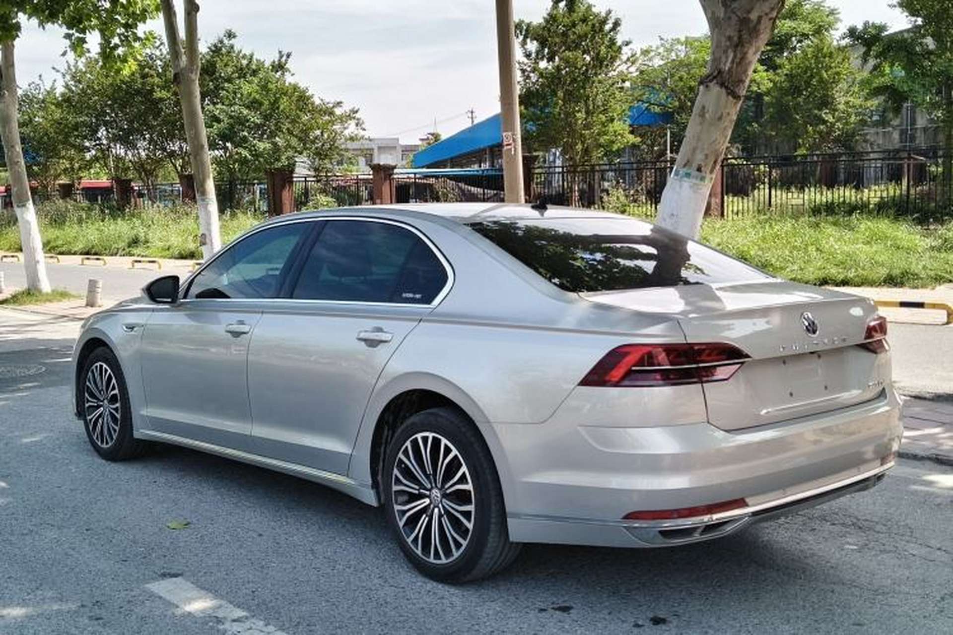 Used Volkswagen Phideon 2018 Revised Version 380TSI Two-Wheel Drive Business Edition Rear Left 45 Deg