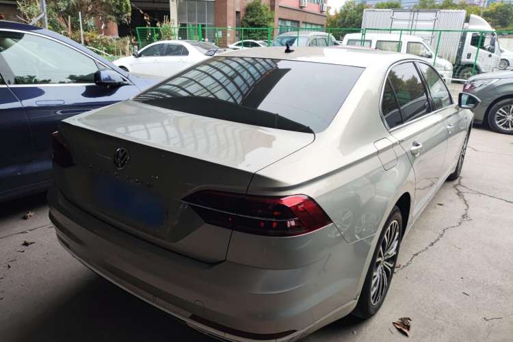 Used Volkswagen Phideon 2018 Revised Version 380TSI Two-Wheel Drive Business Edition Rear Right 45 Deg