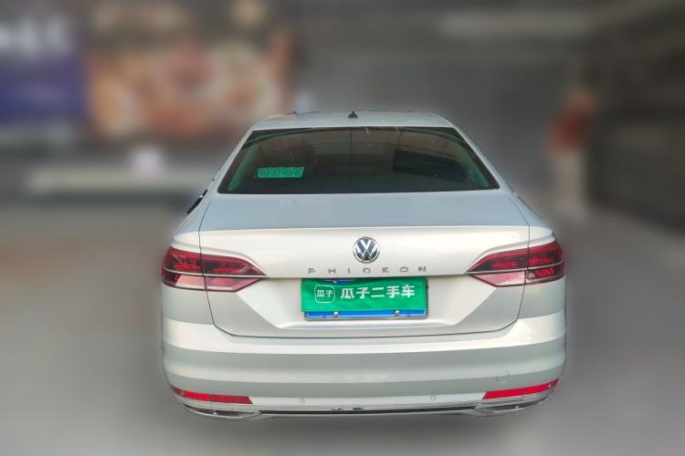 Used Volkswagen Phideon 2018 Revised Version 380TSI Two-Wheel Drive Business Edition Rear