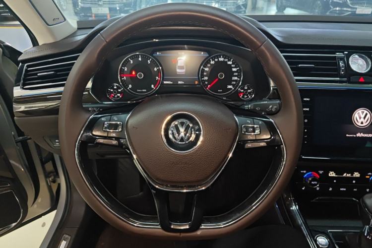Used Volkswagen Phideon 2018 Revised Version 480 V6 Four-Wheel Drive Flagship Edition Steering Wheel