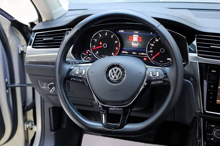 Used Volkswagen Phideon 2018 Revised Version 380TSI Two-Wheel Drive Business Edition Steering Wheel