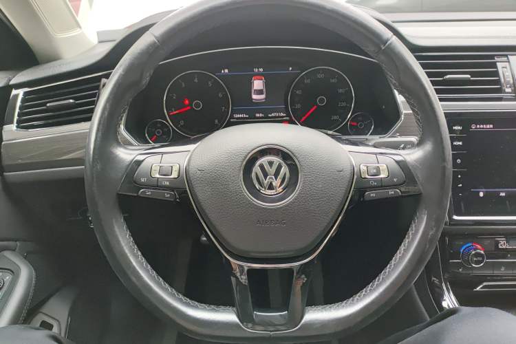 Used Volkswagen Phideon 2018 Revised Version 380TSI Two-Wheel Drive Business Edition Steering Wheel