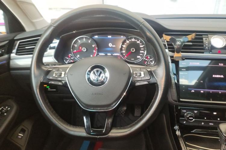 Used Volkswagen Phideon 2018 Revised Version 380TSI Two-Wheel Drive Business Edition Steering Wheel