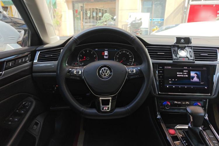 Used Volkswagen Phideon 2018 Revised Version 380TSI Two-Wheel Drive Business Edition Steering Wheel