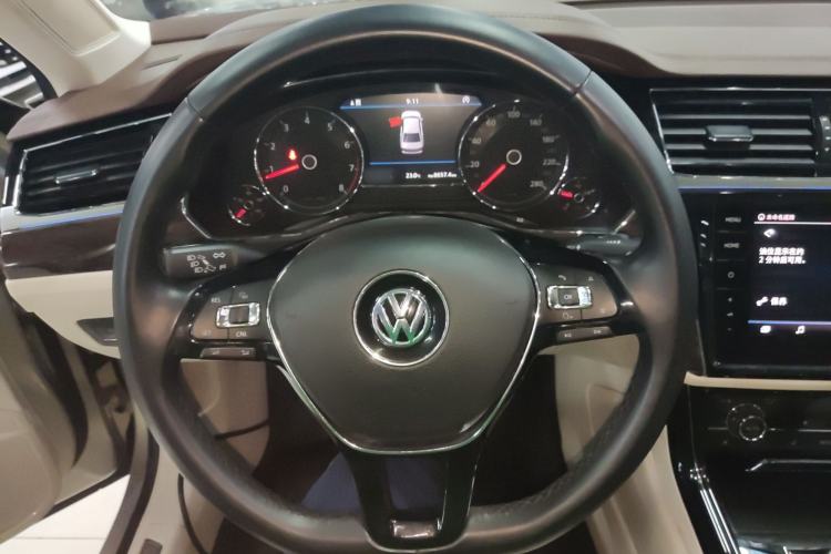 Used Volkswagen Phideon 2018 Revised Version 380TSI Two-Wheel Drive Business Edition Steering Wheel