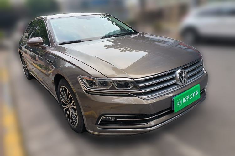 Used Volkswagen Phideon 2018 Revised Version 380TSI Two-Wheel Drive Business Edition Front Right 45 Deg