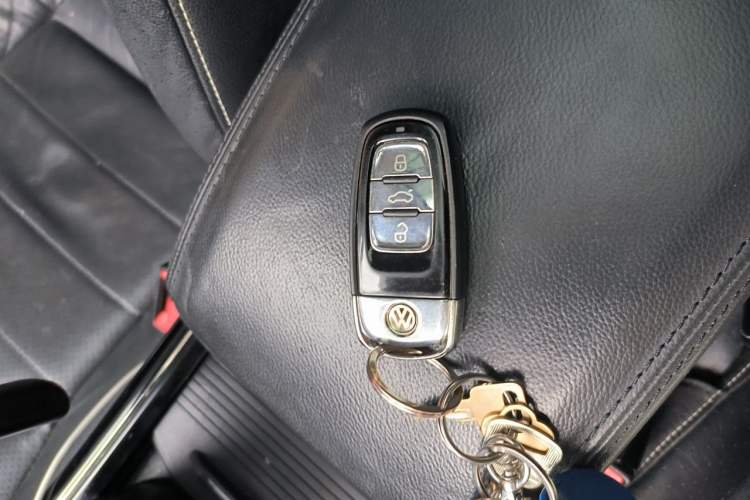 Used Volkswagen Phideon 2018 Revised Version 380TSI Two-Wheel Drive Business Edition Vehicle Key