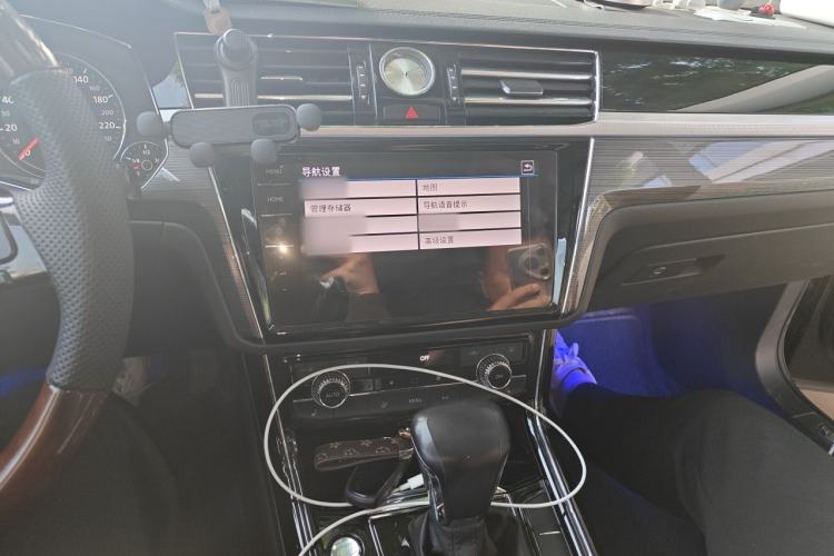 Used Volkswagen Phideon 2019 380TSI Two-Wheel Drive Luxury Edition China VI Standard Audio And AC Panel
