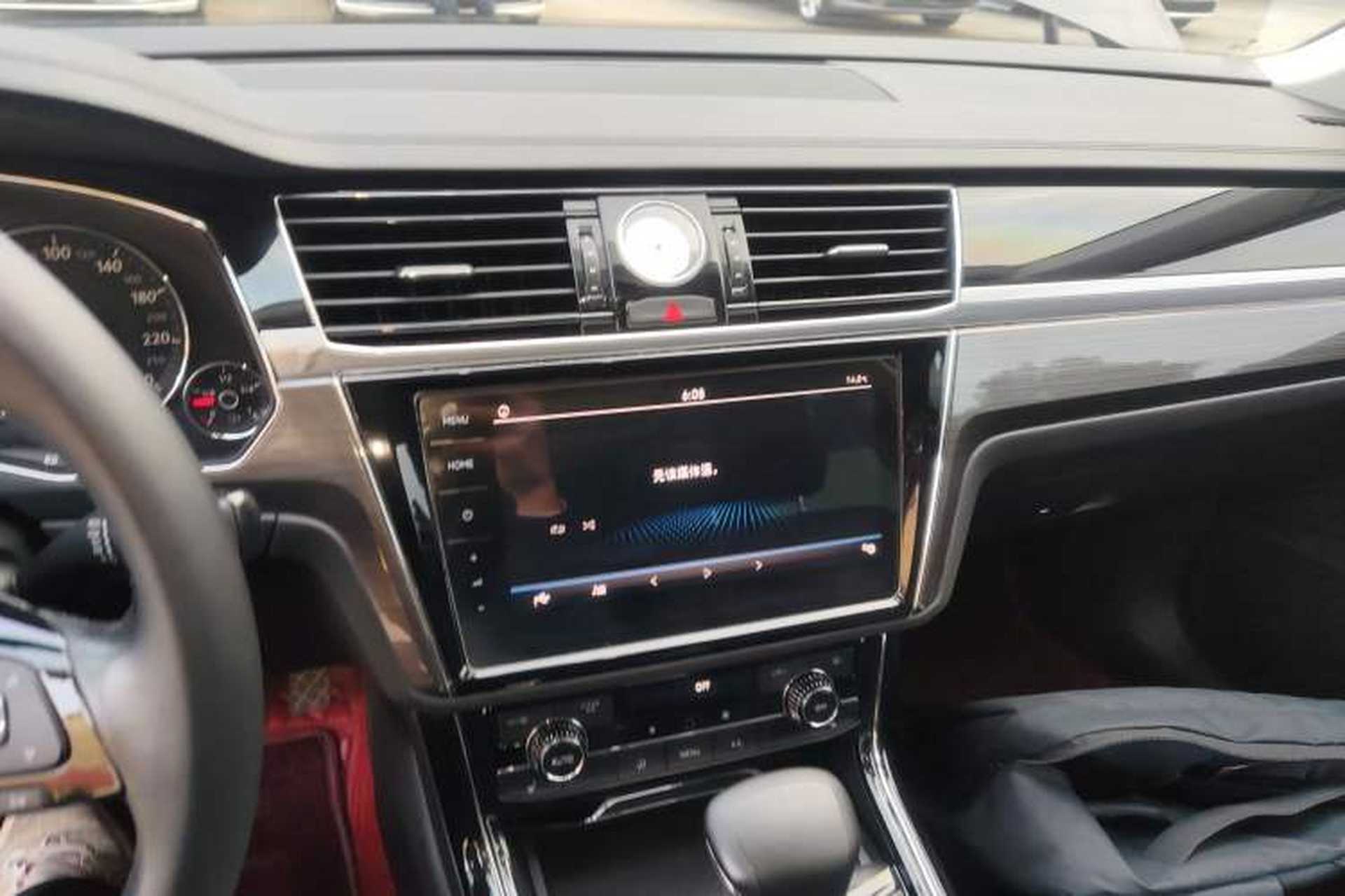 Used Volkswagen Phideon 2019 380TSI Two-Wheel Drive Business Edition China VI Standard Audio And AC Panel