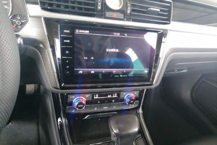 Used Volkswagen Phideon 2019 380TSI Two-Wheel Drive Business Edition China VI Standard Audio And AC Panel