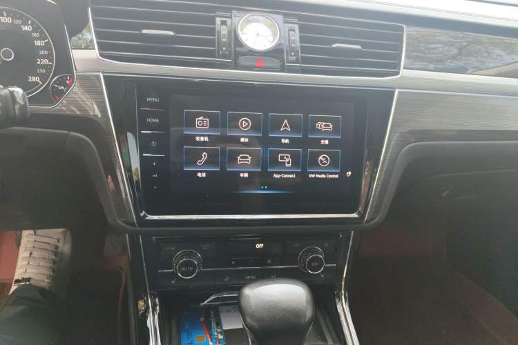 Used Volkswagen Phideon 2019 380TSI Two-Wheel Drive Business Edition China VI Standard Audio And AC Panel
