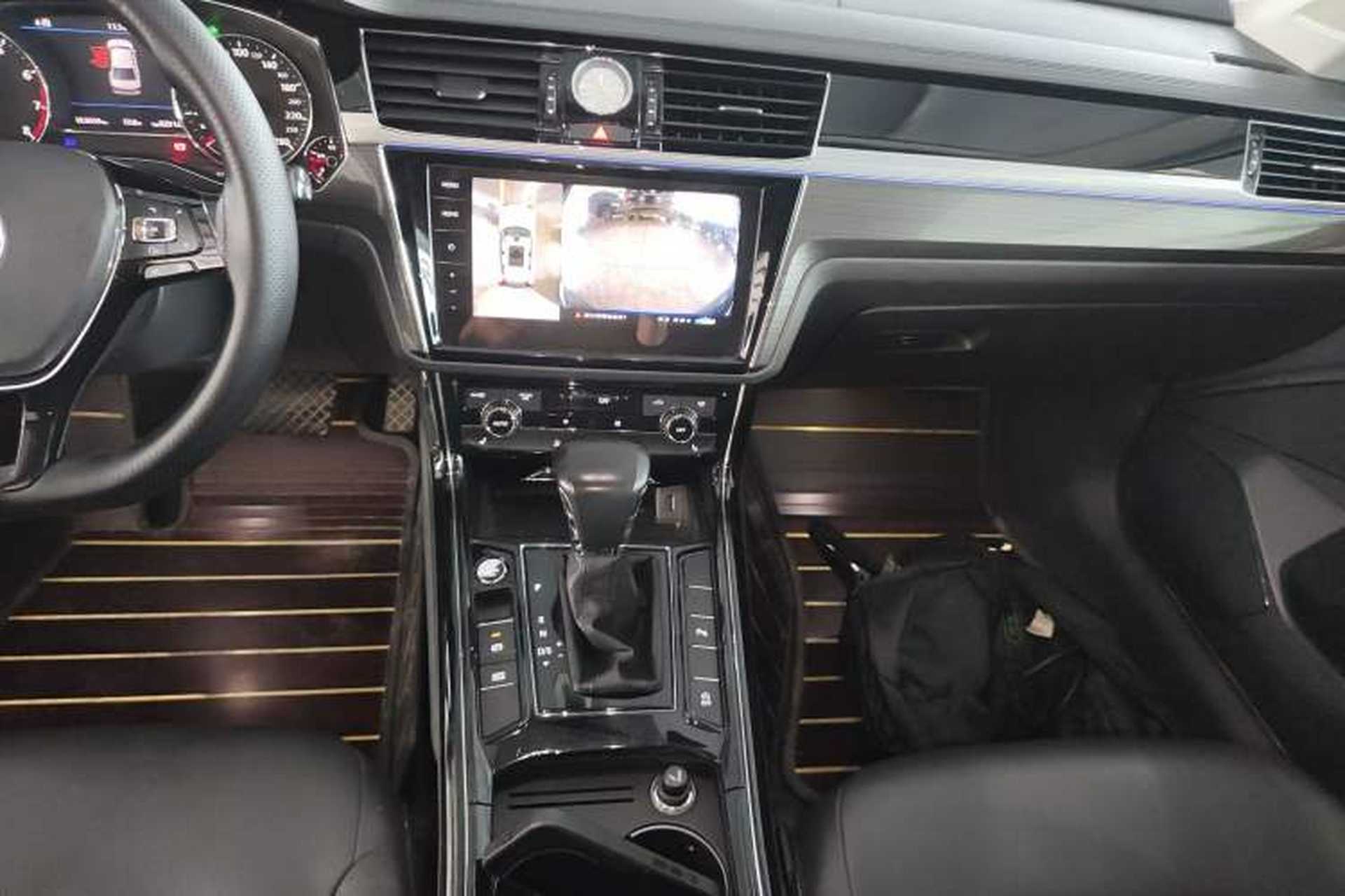 Used Volkswagen Phideon 2019 380TSI Two-Wheel Drive Business Edition China VI Standard Audio And AC Panel