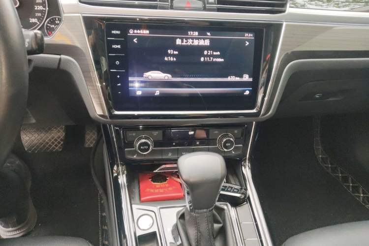 Used Volkswagen Phideon 2019 380TSI Two-Wheel Drive Business Edition China VI Standard Audio And AC Panel