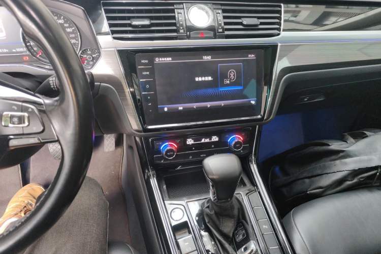 Used Volkswagen Phideon 2019 380TSI Two-Wheel Drive Business Edition China VI Standard Audio And AC Panel