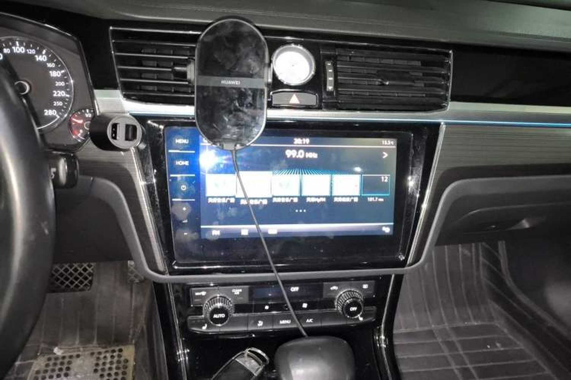 Used Volkswagen Phideon 2019 380TSI Two-Wheel Drive Business Edition China V Standard Audio And AC Panel