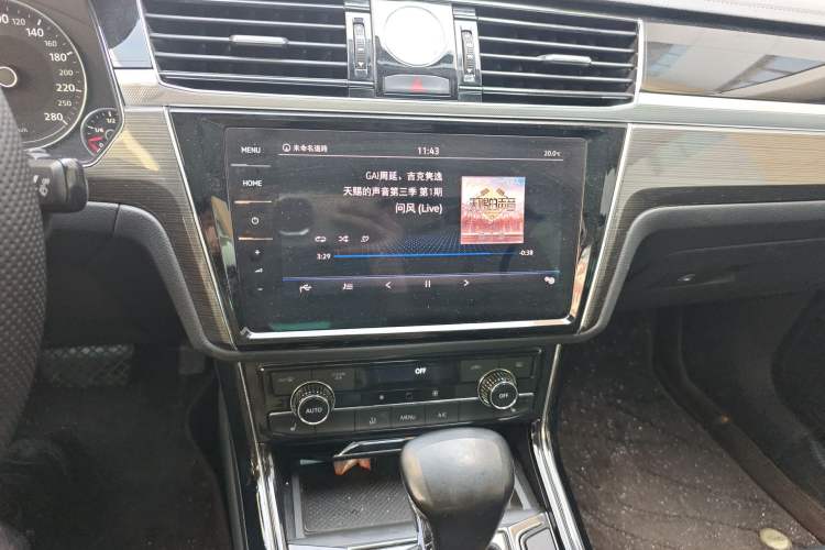 Used Volkswagen Phideon 2019 380TSI Two-Wheel Drive Business Edition China VI Standard Audio And AC Panel