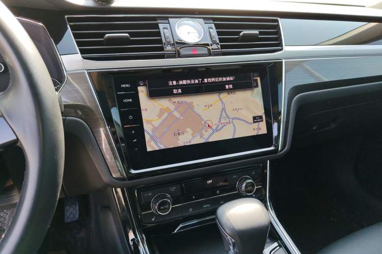 Used Volkswagen Phideon 2019 380TSI Two-Wheel Drive Business Edition China VI Standard Audio And AC Panel