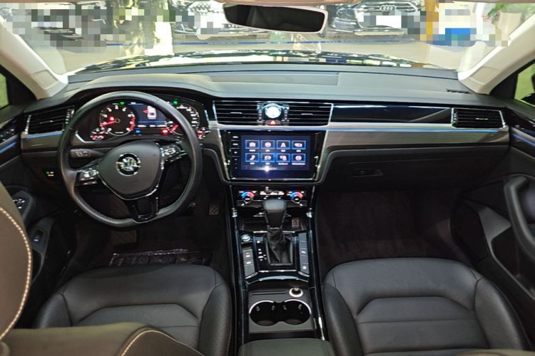 Used Volkswagen Phideon 2019 380TSI Two-Wheel Drive Business Edition China VI Standard Center Console