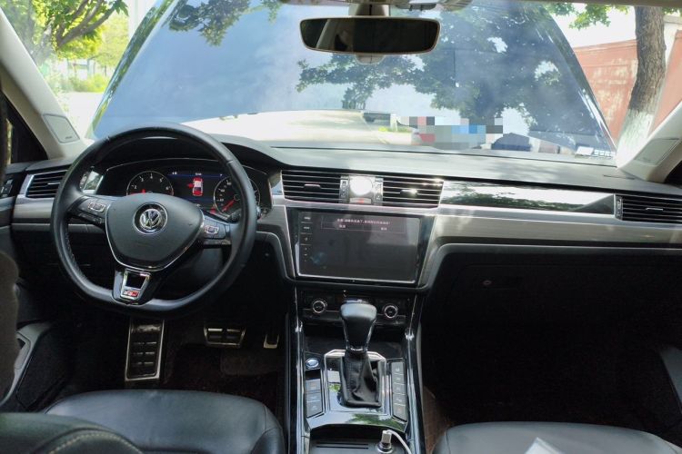 Used Volkswagen Phideon 2019 380TSI Two-Wheel Drive Business Edition China VI Standard Center Console