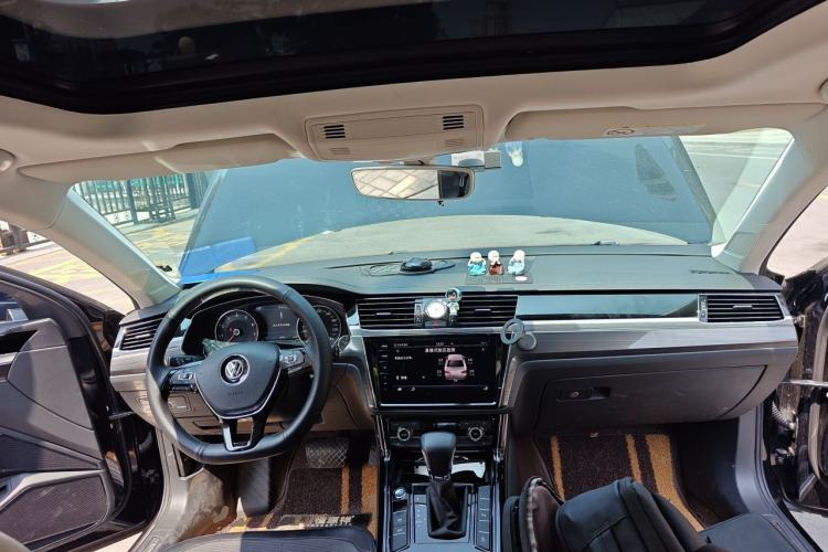 Used Volkswagen Phideon 2019 380TSI Two-Wheel Drive Luxury Edition China VI Standard Center Console