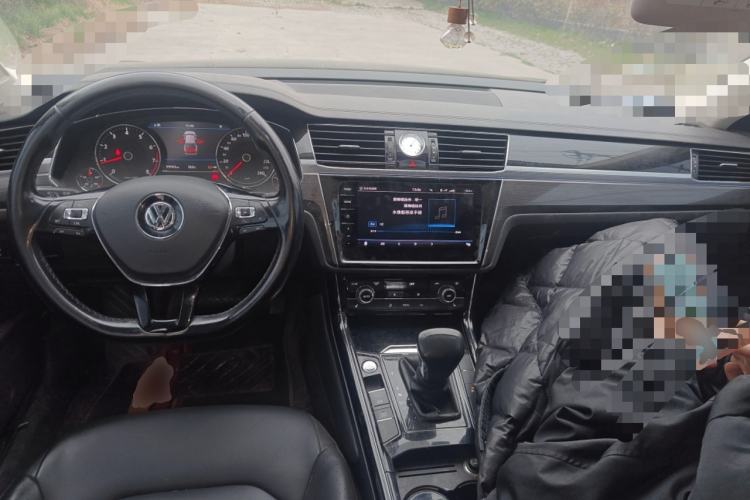 Used Volkswagen Phideon 2019 380TSI Two-Wheel Drive Business Edition China VI Standard Center Console