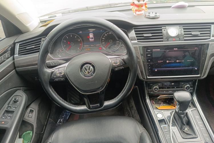 Used Volkswagen Phideon 2019 380TSI Two-Wheel Drive Business Edition China V Standard Center Console