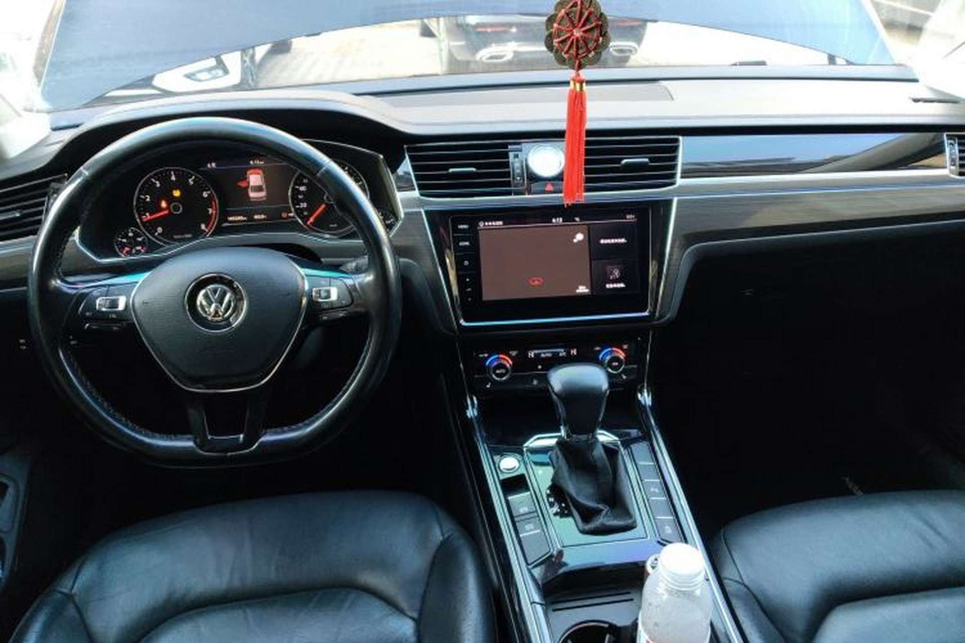 Used Volkswagen Phideon 2019 380TSI Two-Wheel Drive Business Edition China V Standard Center Console
