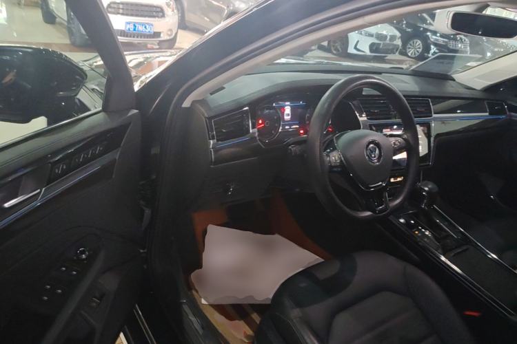 Used Volkswagen Phideon 2019 380TSI Two-Wheel Drive Business Edition China VI Standard Driver Seat