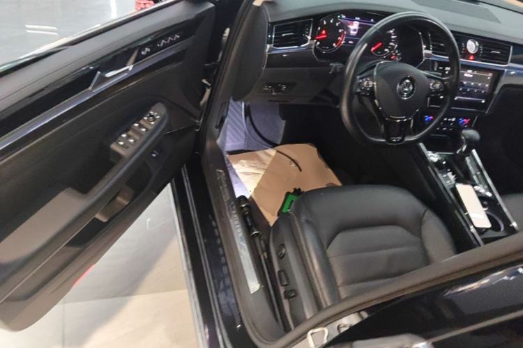 Used Volkswagen Phideon 2019 380TSI Two-Wheel Drive Business Edition China VI Standard Driver Seat