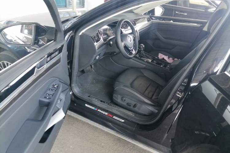 Used Volkswagen Phideon 2019 380TSI Two-Wheel Drive Business Edition China VI Standard Driver Seat