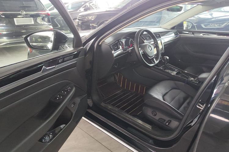 Used Volkswagen Phideon 2019 380TSI Two-Wheel Drive Business Edition China VI Standard Driver Seat