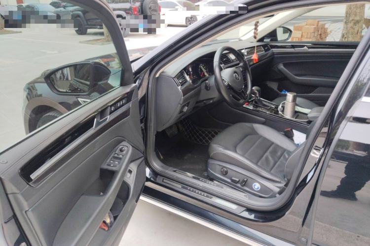 Used Volkswagen Phideon 2019 380TSI Two-Wheel Drive Business Edition China VI Standard Driver Seat