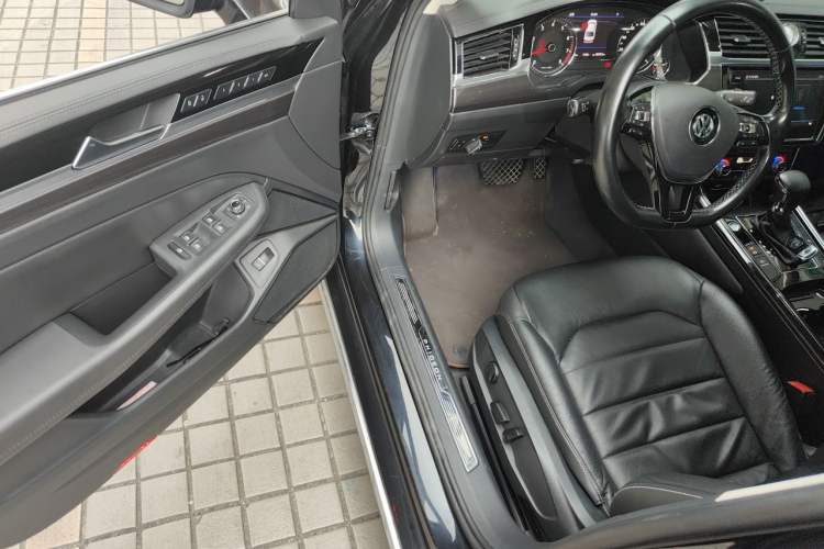 Used Volkswagen Phideon 2019 380TSI Two-Wheel Drive Business Edition China VI Standard Driver Seat