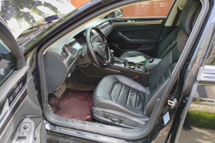Used Volkswagen Phideon 2019 380TSI Two-Wheel Drive Business Edition China VI Standard Driver Seat