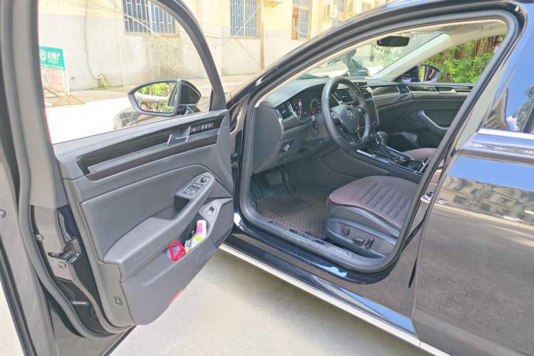 Used Volkswagen Phideon 2019 380TSI Two-Wheel Drive Business Edition China VI Standard Driver Seat