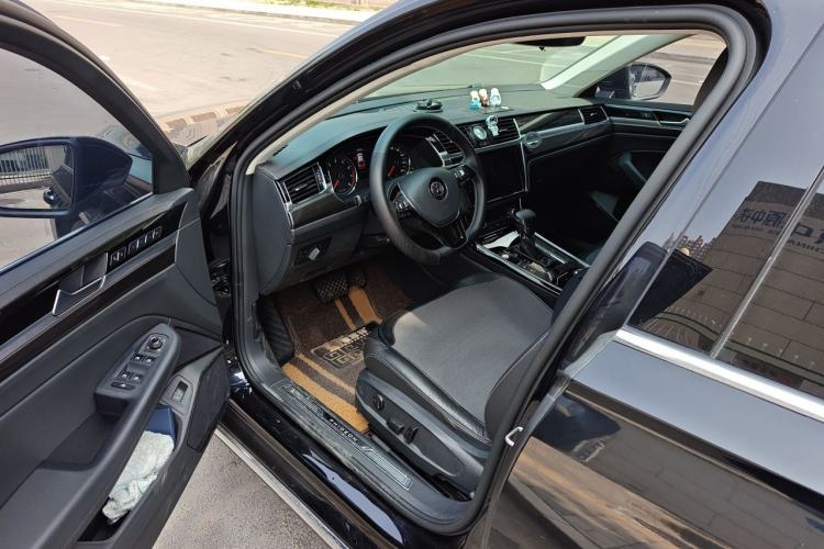 Used Volkswagen Phideon 2019 380TSI Two-Wheel Drive Luxury Edition China VI Standard Driver Seat