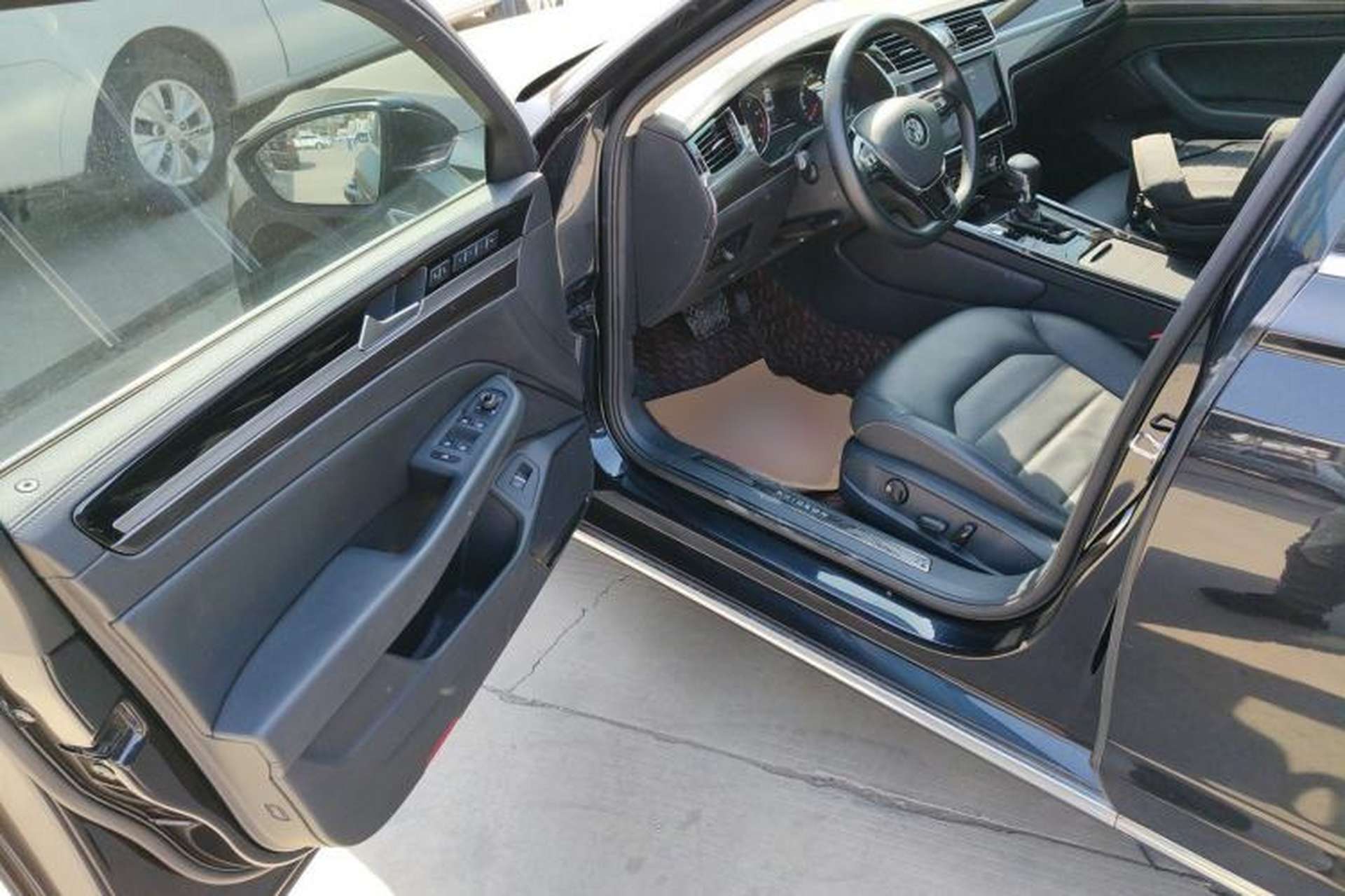 Used Volkswagen Phideon 2019 380TSI Two-Wheel Drive Business Edition China VI Standard Driver Seat