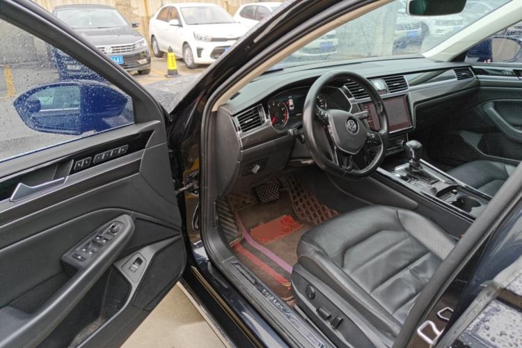 Used Volkswagen Phideon 2019 380TSI Two-Wheel Drive Business Edition China VI Standard Driver Seat