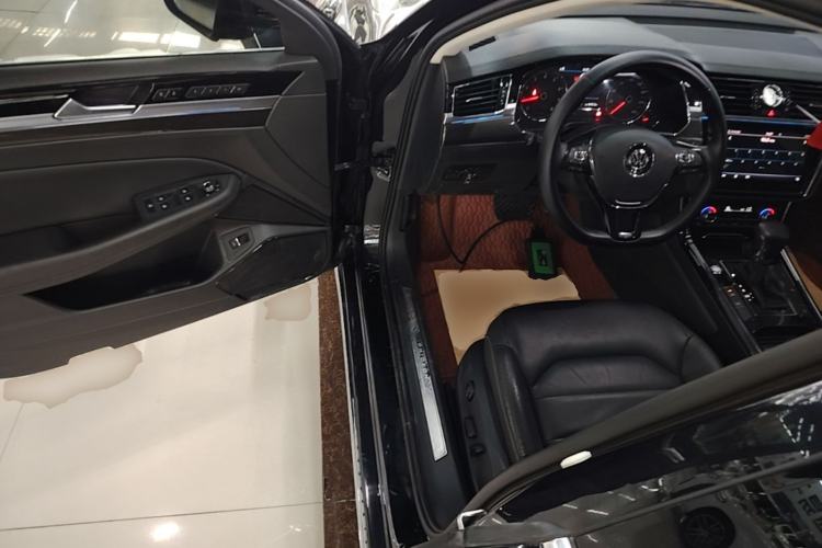 Used Volkswagen Phideon 2019 380TSI Two-Wheel Drive Business Edition China VI Standard Driver Seat